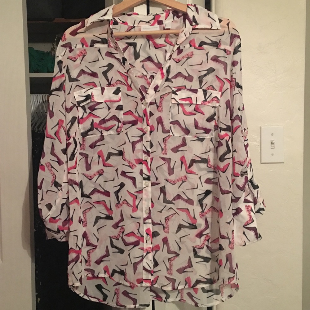 NWT high heel shoe print work top
